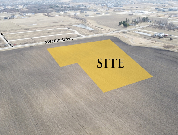 10th Street, Waukee, IA for sale - Primary Photo - Image 1 of 2