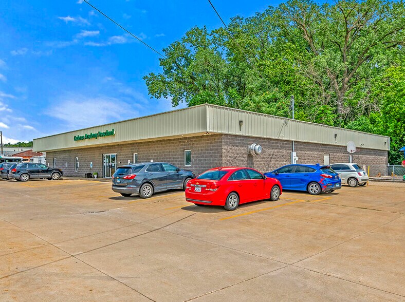3000-3006 N Access Road 6, East Peoria, IL à vendre - Photo du bâtiment - Image 3 de 7