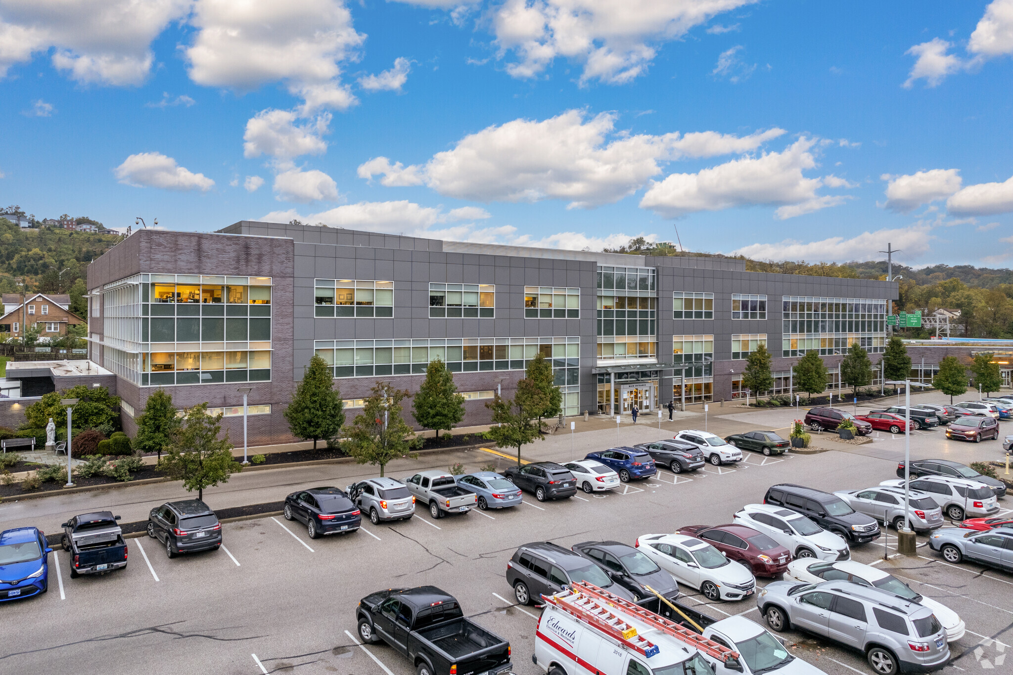 1500 James Simpson Jr Way, Covington, KY for lease Primary Photo- Image 1 of 13