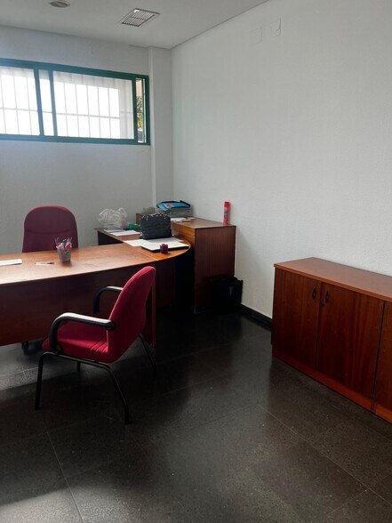 Commerce de détail dans Córdoba à louer - Photo du bâtiment - Image 2 de 9