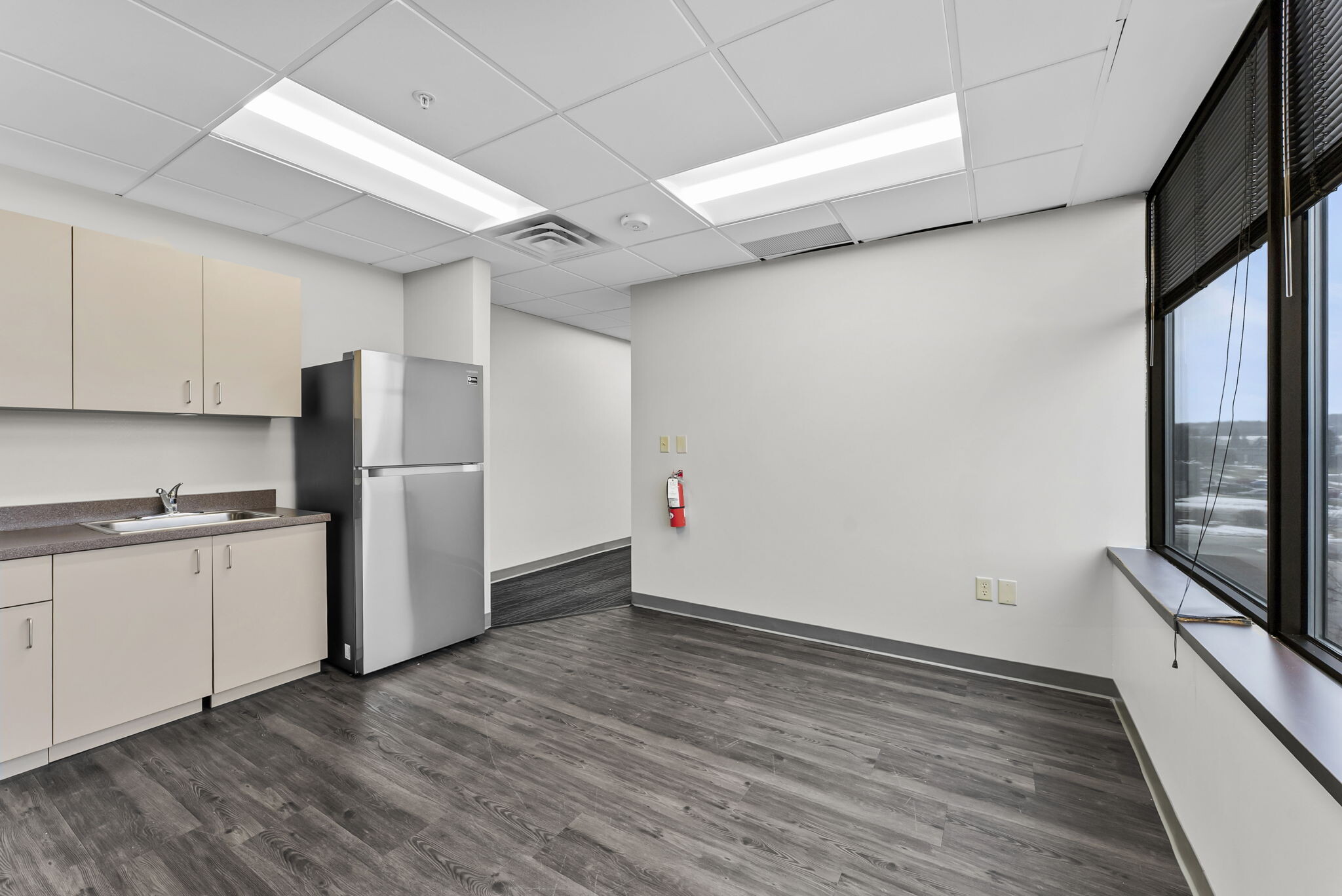 7301 Ohms Ln, Edina, MN à louer Photo intérieure- Image 1 de 15
