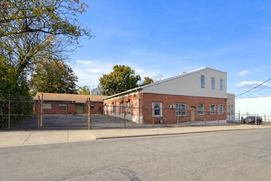 229-261 Merriam St, Bridgeport, CT à vendre - Photo du bâtiment - Image 2 de 14