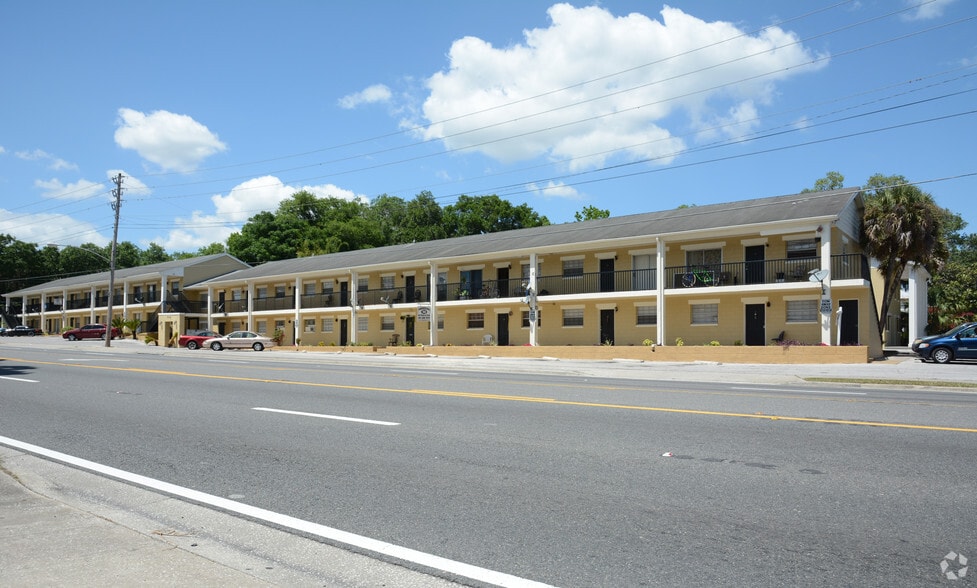 706 W Dixie Ave, Leesburg, FL for sale - Building Photo - Image 3 of 9