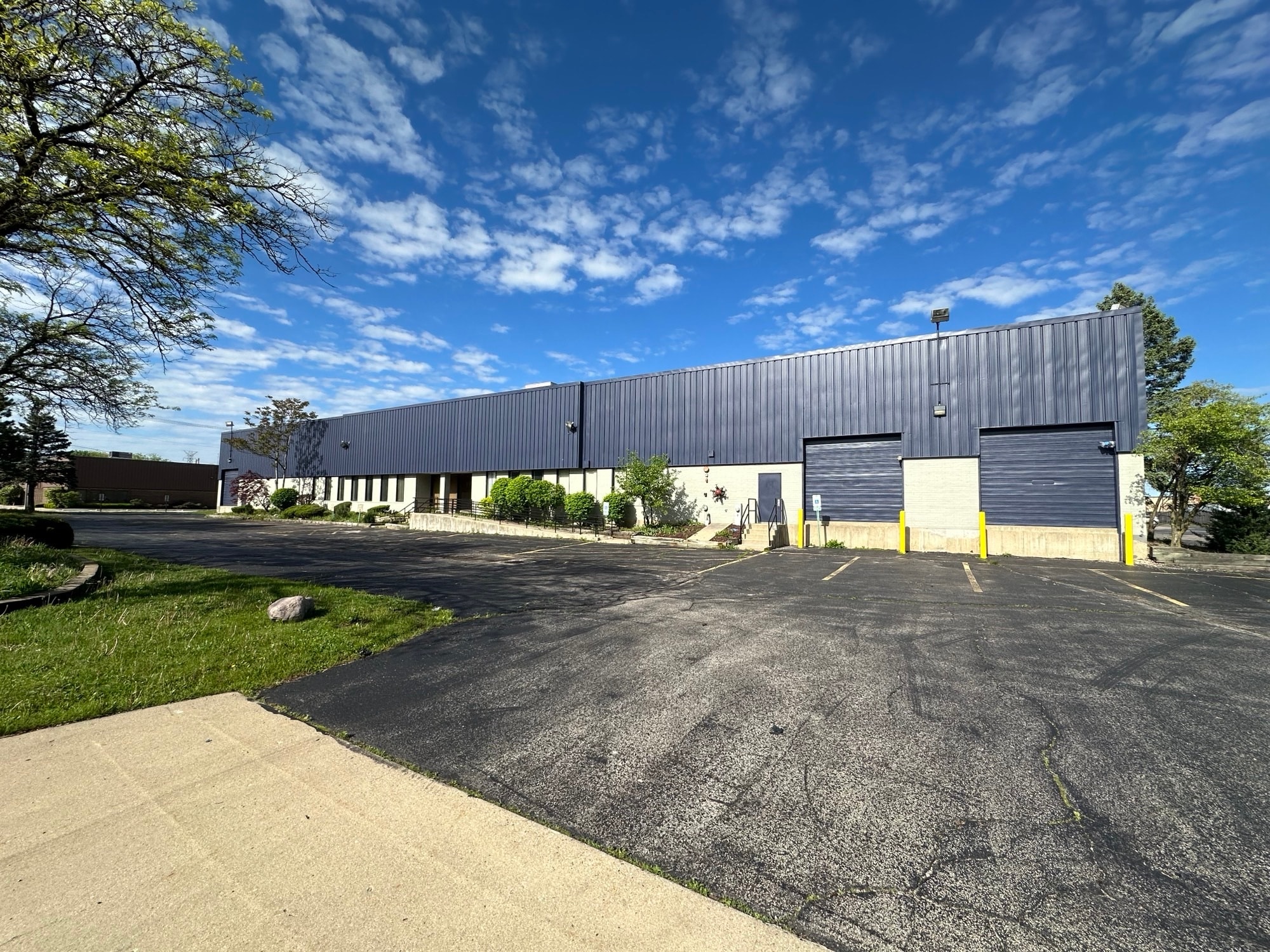 742 Glenn Ave, Wheeling, IL for lease Primary Photo- Image 1 of 2
