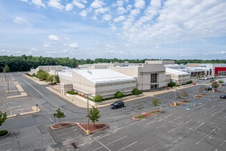 Plus de détails pour 90 Elm St, Enfield, CT - Commerce de détail à louer