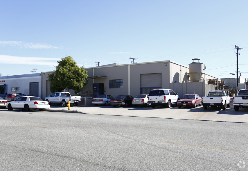 15524 Minnesota Ave, Paramount, CA for lease - Primary Photo - Image 1 of 6