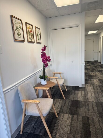 1400 Shepard Dr, Sterling, VA à louer - Photo du bâtiment - Image 2 de 9