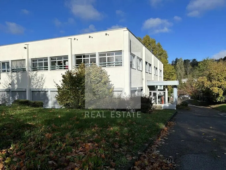 Office in Tassin-la-Demi-Lune for lease - Building Photo - Image 1 of 11