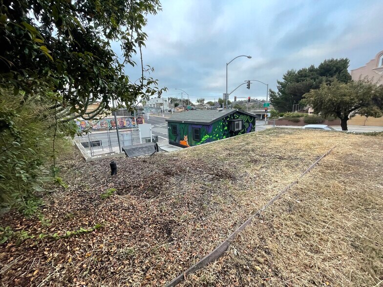 3193 Imperial Ave, San Diego, CA à vendre - Photo du bâtiment - Image 3 de 14