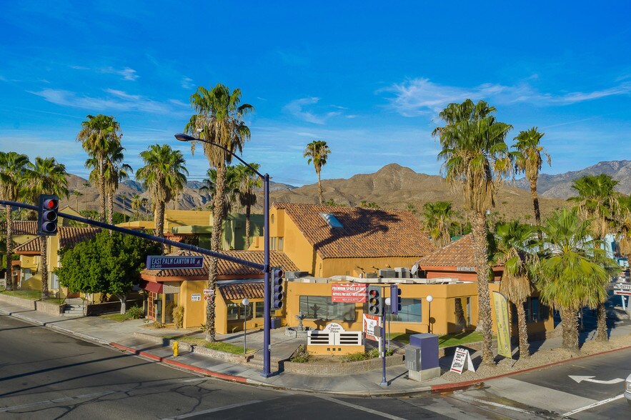 68487 E Palm Canyon Dr, Cathedral City, CA à louer - Photo du bâtiment - Image 1 de 17