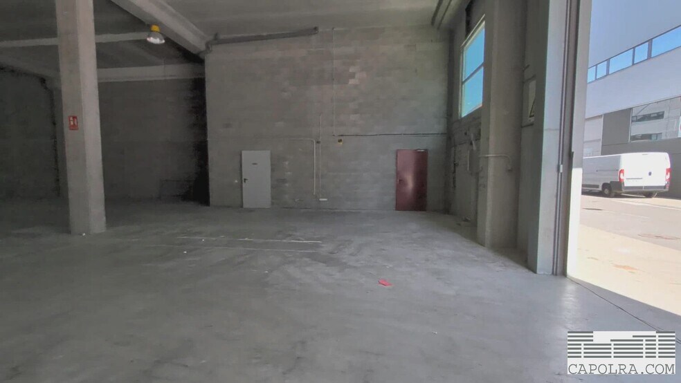 Industriel dans Sant Feliu de Llobregat, Barcelona à vendre - Vidéo sur l’inscription commerciale - Image 2 de 40