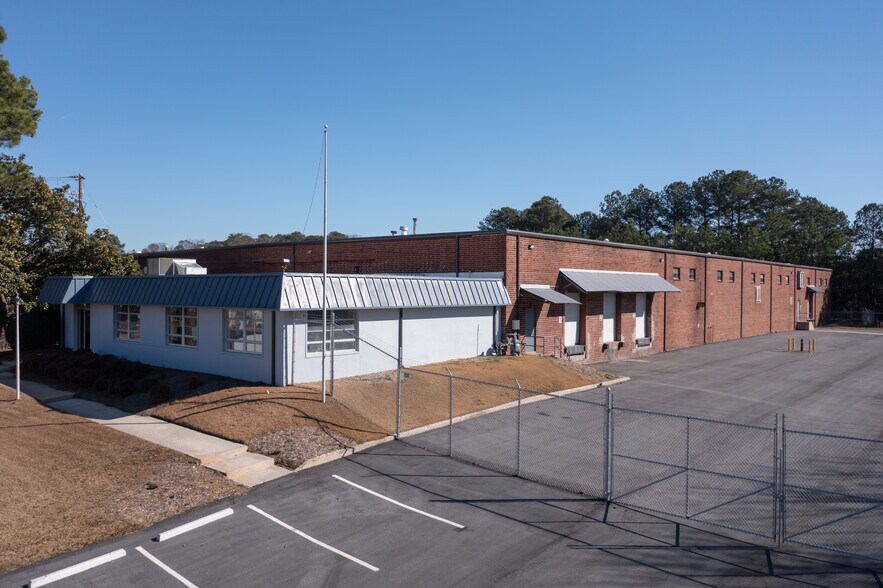 3350 Hamilton Blvd SW, Hapeville, GA à louer - Photo du bâtiment - Image 2 de 5