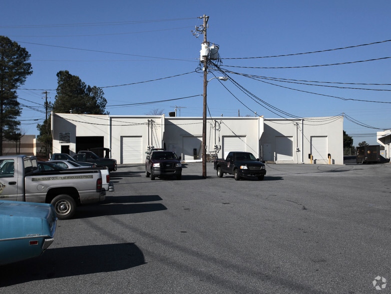 1400 S Marietta Pky SE, Marietta, GA for lease - Building Photo - Image 2 of 12