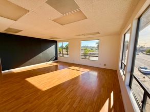 8893 La Mesa Blvd, La Mesa, CA à louer Photo du bâtiment- Image 1 de 6