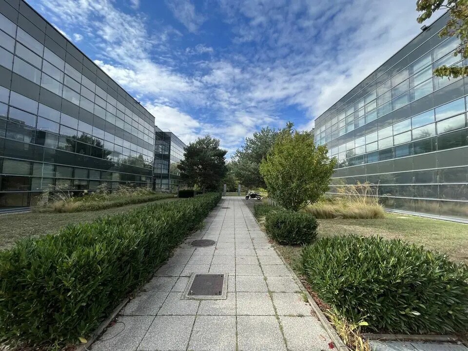 Office in Saint-Priest for lease Building Photo- Image 1 of 18