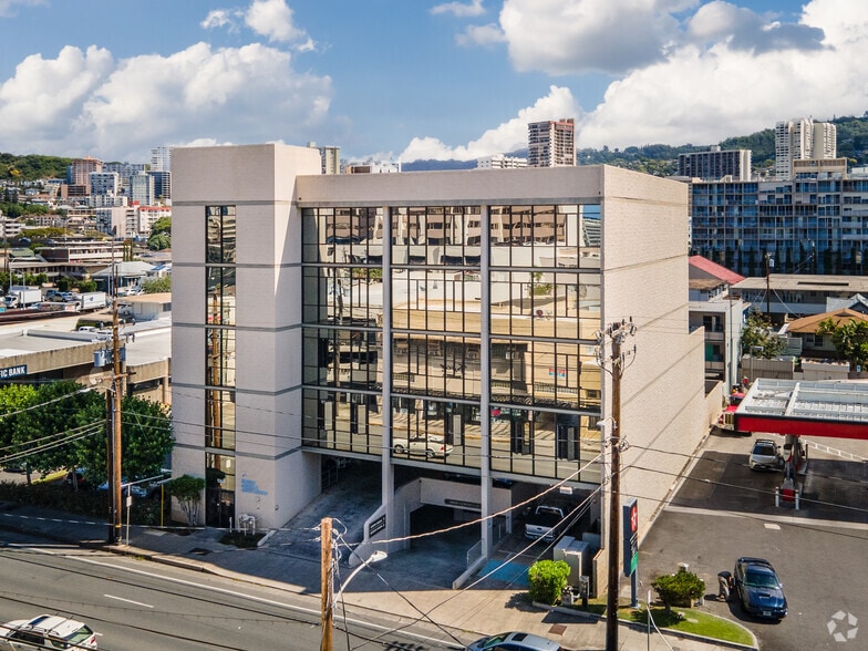 1360 S Beretania St, Honolulu, HI for lease - Primary Photo - Image 1 of 2