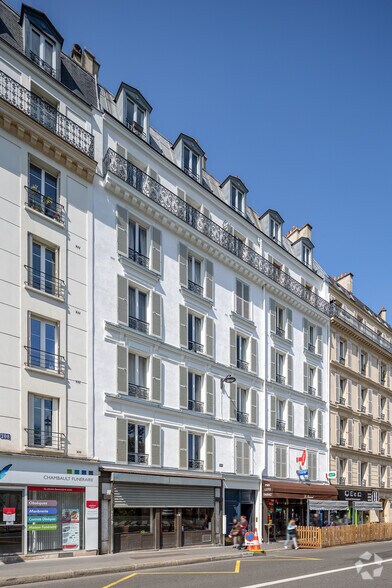 206 Rue De Charenton, Paris à louer - Photo du bâtiment - Image 2 de 13