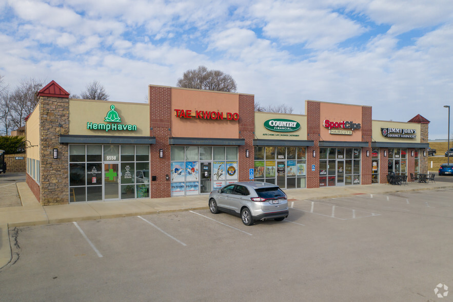 9552-9558 N McGee St, Kansas City, MO for lease - Primary Photo - Image 1 of 5