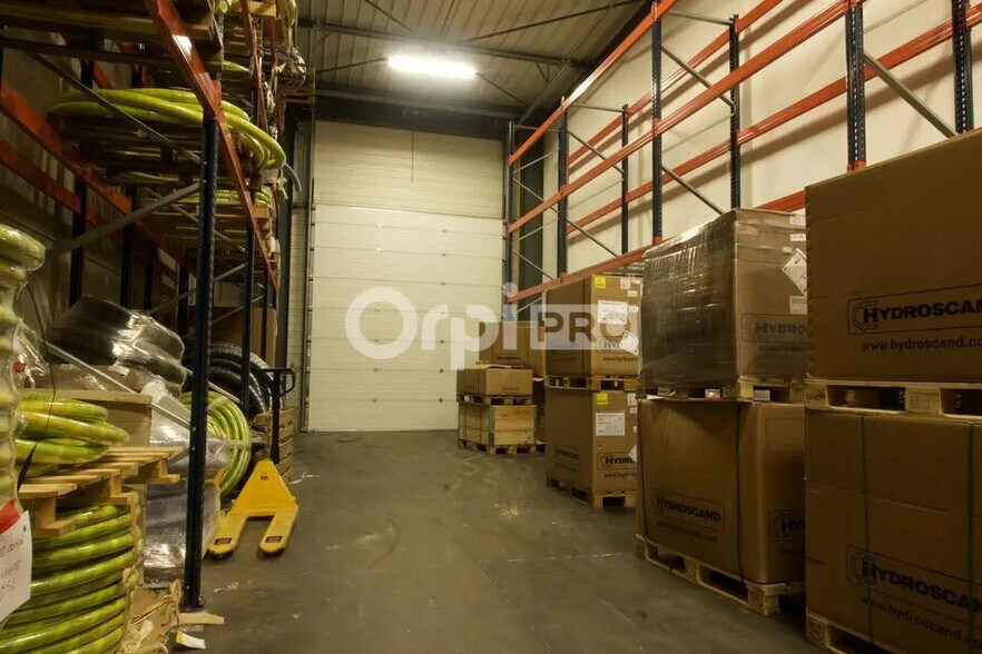 Office in Saint-Priest for lease - Interior Photo - Image 2 of 7