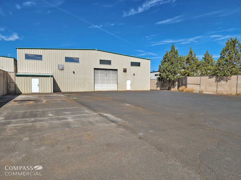 63360 Powell Butte Hwy, Bend, OR for lease - Building Photo - Image 2 of 10