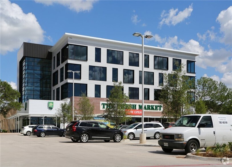 1751 River Run, Fort Worth, TX à louer - Photo du bâtiment - Image 2 de 6