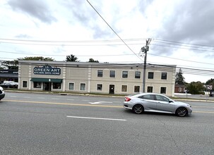 17 E Jericho Tpke, Huntington Station, NY à vendre Photo intérieure- Image 1 de 8