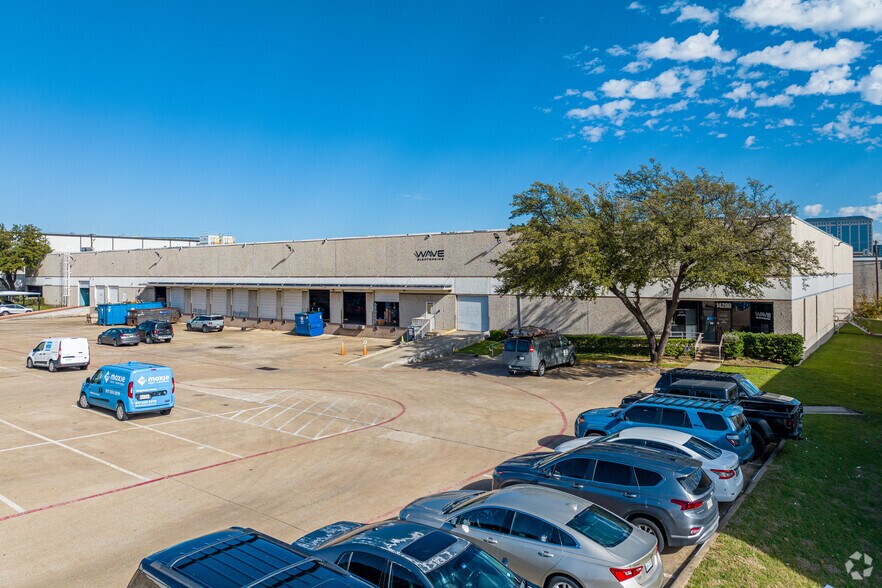 14282-14290 Gillis Rd, Farmers Branch, TX à vendre - Photo du bâtiment - Image 1 de 1