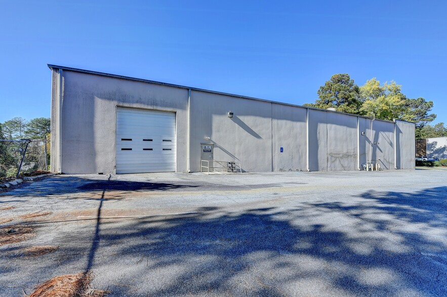 2679 Peachtree Sq, Doraville, GA for lease - Building Photo - Image 3 of 14