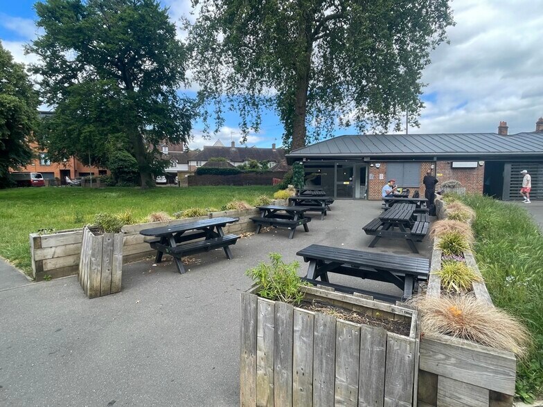 Higginson Park, Pound Ln, Marlow à louer - Photo du bâtiment - Image 2 de 3