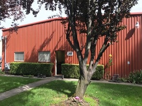 30-36 Mill St, Healdsburg, CA à louer Photo intérieure- Image 1 de 7