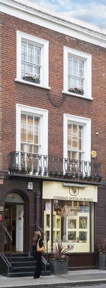 42 Beauchamp Pl, Londres à vendre - Photo du bâtiment - Image 2 de 2