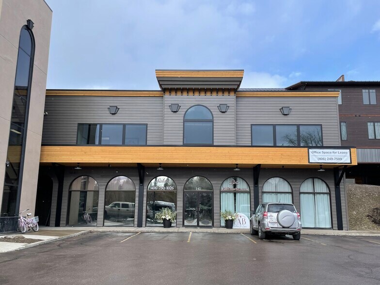100 2nd St E, Whitefish, MT à louer - Photo du bâtiment - Image 2 de 14