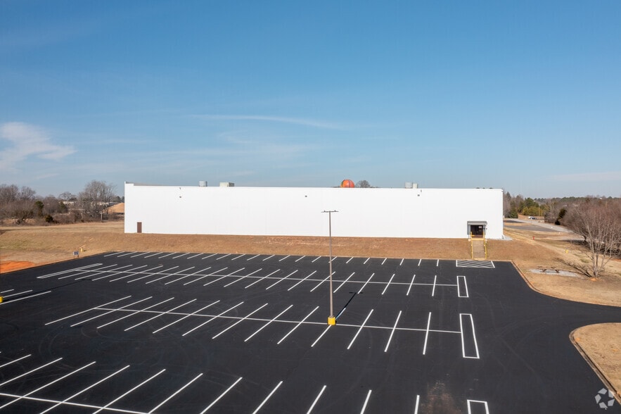 50 Peachview Blvd, Gaffney, SC for sale - Building Photo - Image 2 of 9