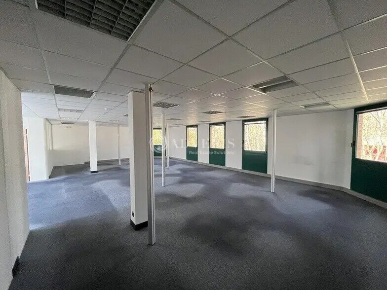 Office in Trappes for lease - Interior Photo - Image 3 of 4