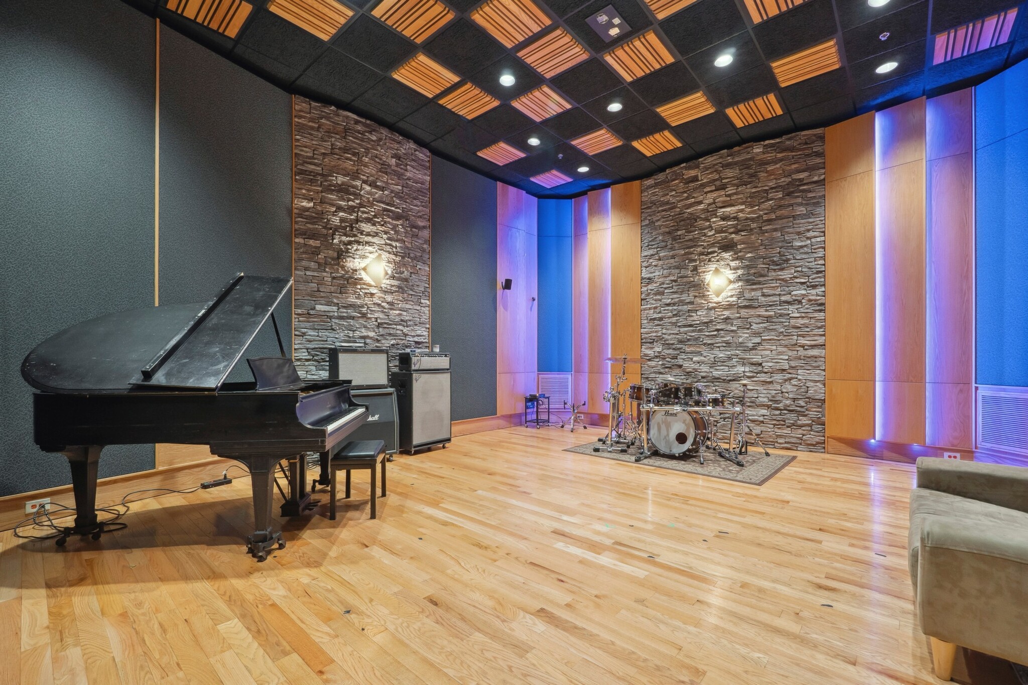 3120 Latrobe Dr, Charlotte, NC for sale Primary Photo- Image 1 of 37