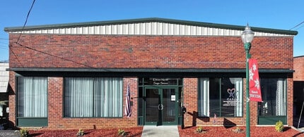 11 N Sage St, Toccoa, GA for lease Interior Photo- Image 2 of 6