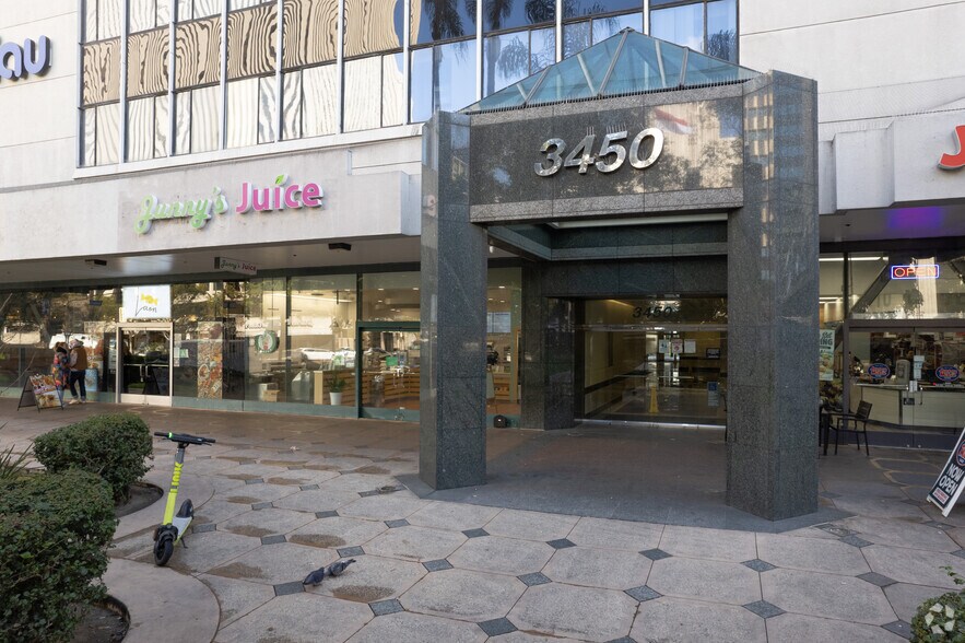 3450 Wilshire Blvd, Los Angeles, CA à louer - Photo du bâtiment - Image 3 de 5