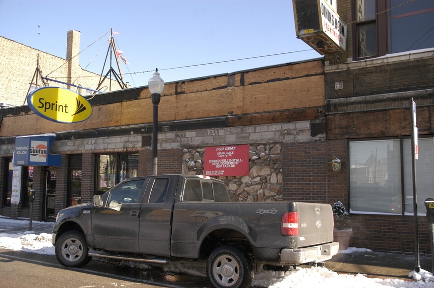 5349-5351 N Clark St, Chicago, IL for sale - Building Photo - Image 2 of 3