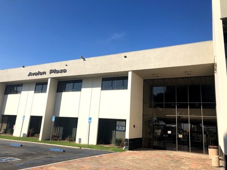 460 E Carson Plaza Dr, Carson, CA for lease - Building Photo - Image 2 of 12