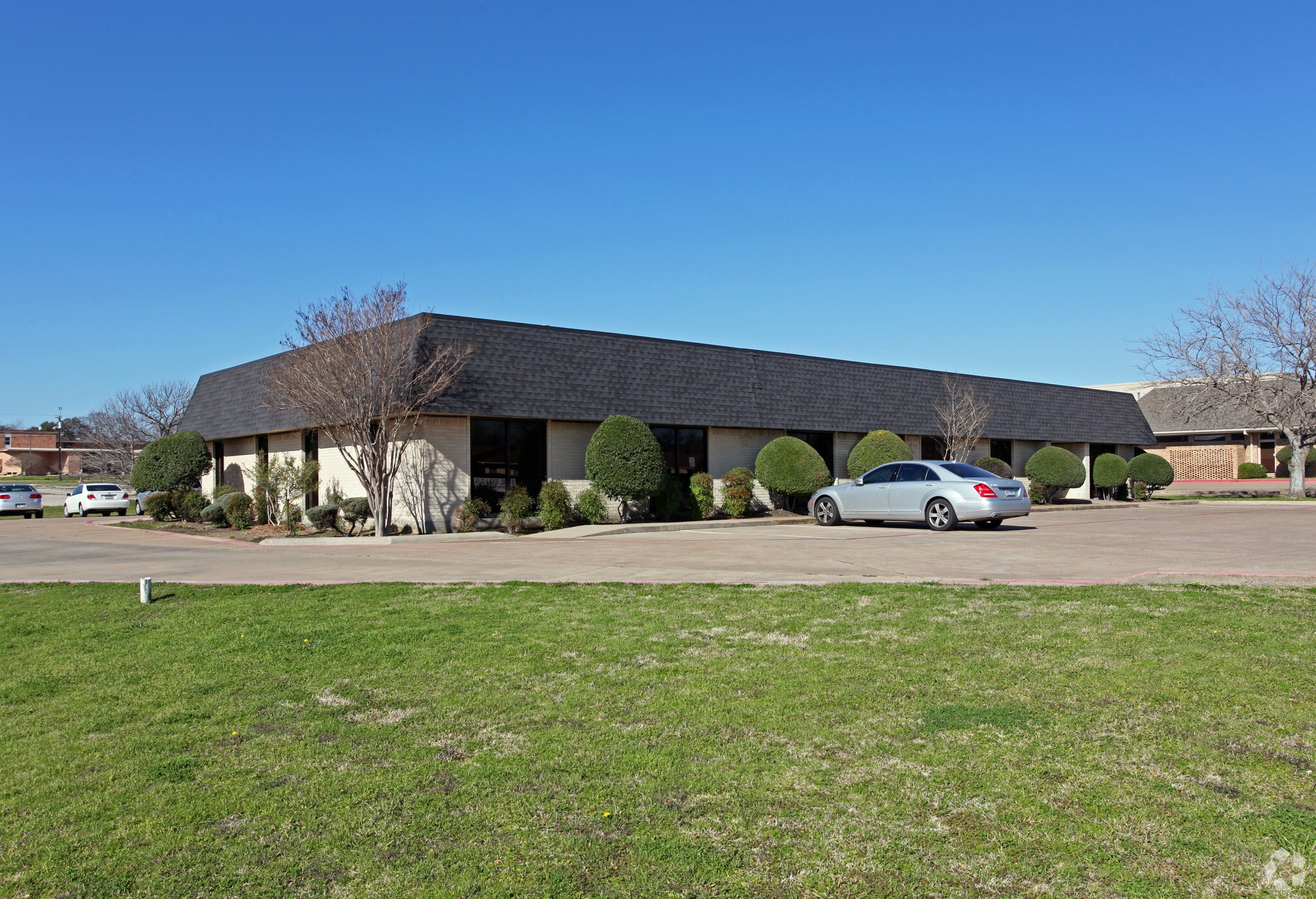 611 S Clay St, Ennis, TX for sale Primary Photo- Image 1 of 4