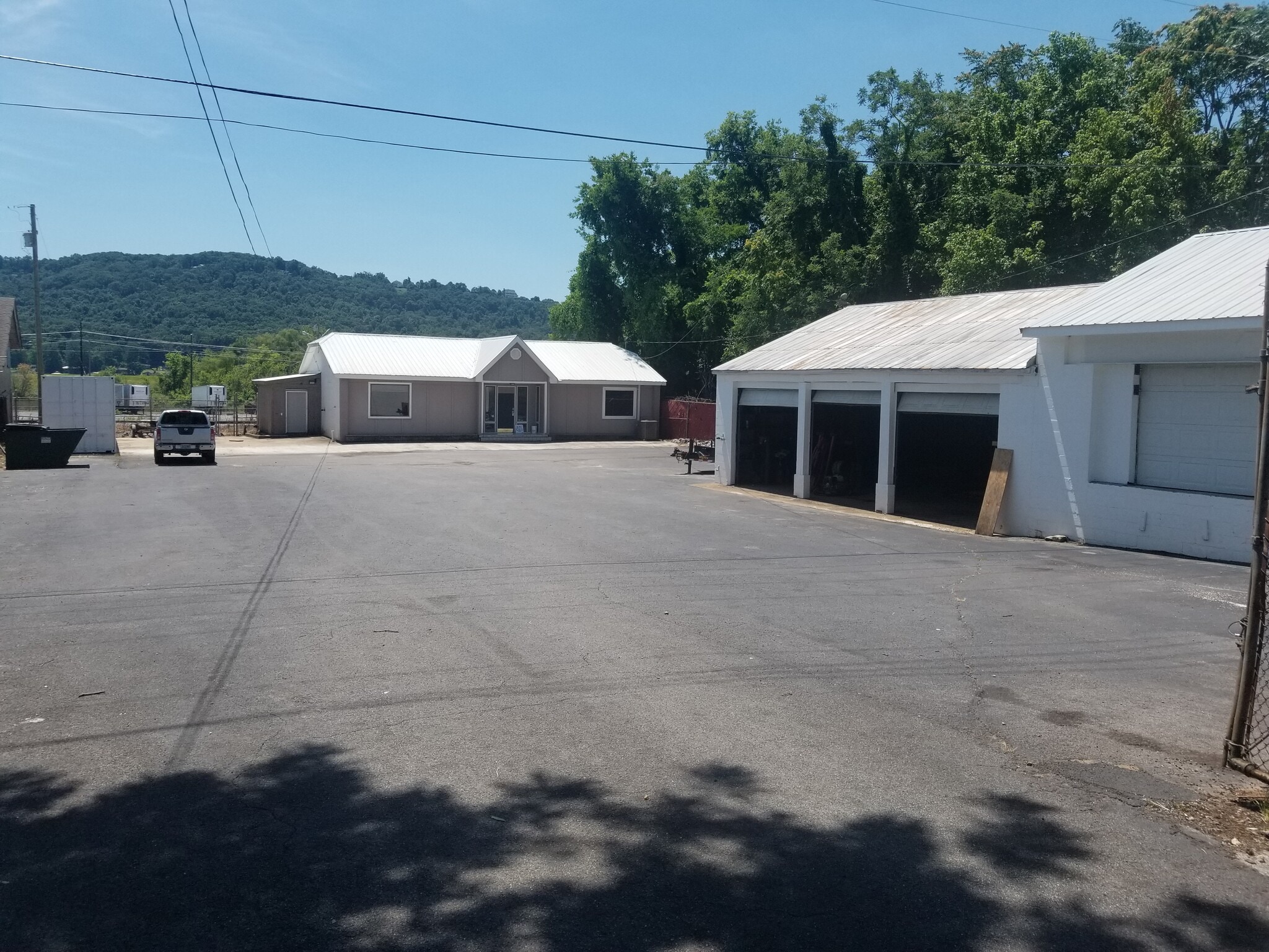 1215 Blount Ave, Guntersville, AL for lease Primary Photo- Image 1 of 17