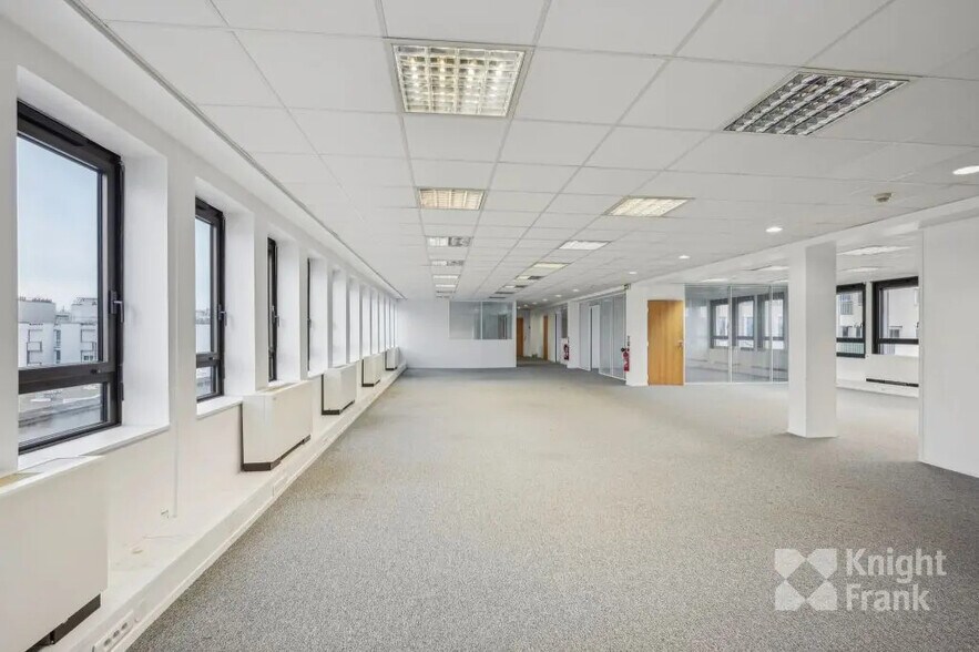 37-39 Rue De Neuilly, Clichy à louer - Photo du bâtiment - Image 3 de 13