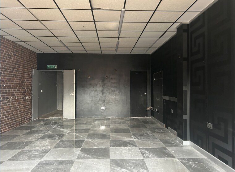 3B Brayford Sq, Londres à louer - Photo du bâtiment - Image 2 de 4