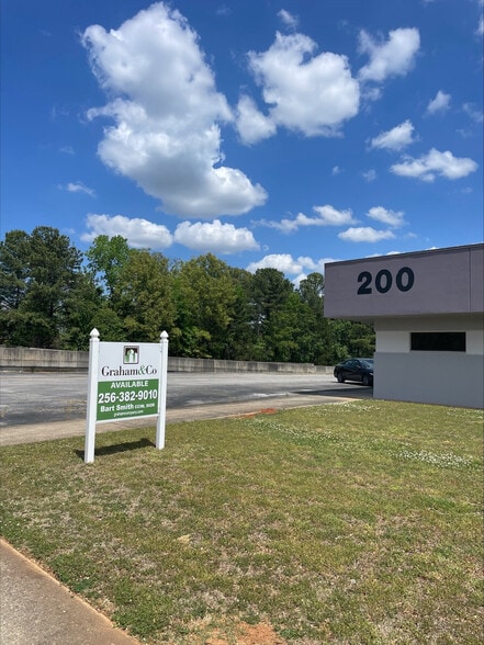 290 Dunlop Blvd SW, Huntsville, AL for lease - Building Photo - Image 2 of 6