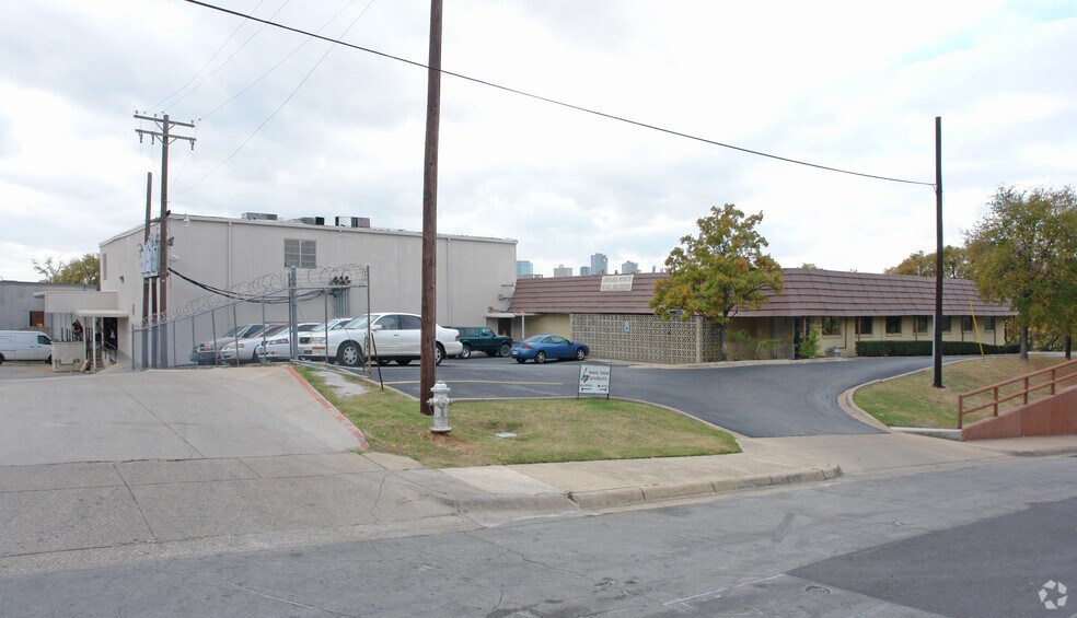 2300 Race St, Fort Worth, TX for lease - Primary Photo - Image 1 of 12
