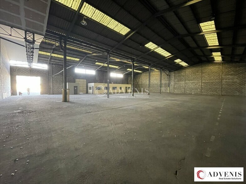 Industrial in Bègles for lease - Building Photo - Image 3 of 9
