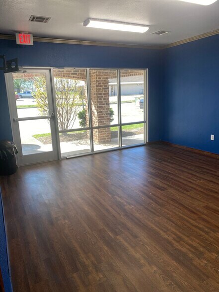 2601 Hilltop Dr, Sherman, TX à louer - Photo intérieure - Image 2 de 12