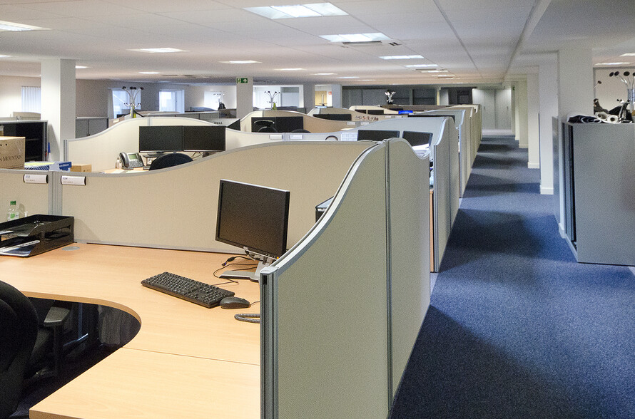 North Esplanade W, Aberdeen for lease - Building Photo - Image 2 of 4