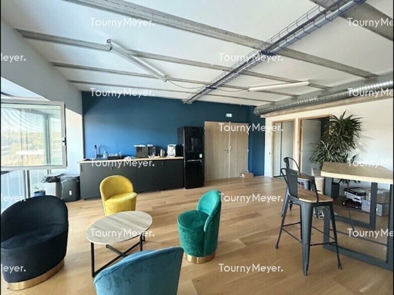 221 Rue Maryse Bastié, Castelnau-le-Lez for lease - Interior Photo - Image 2 of 5