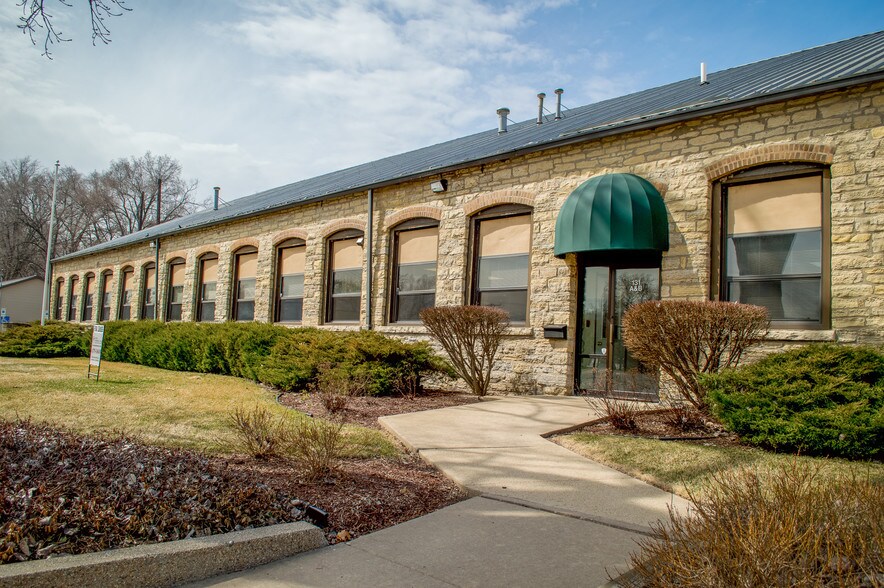 Flinn St, Batavia, IL à louer - Photo du bâtiment - Image 3 de 6